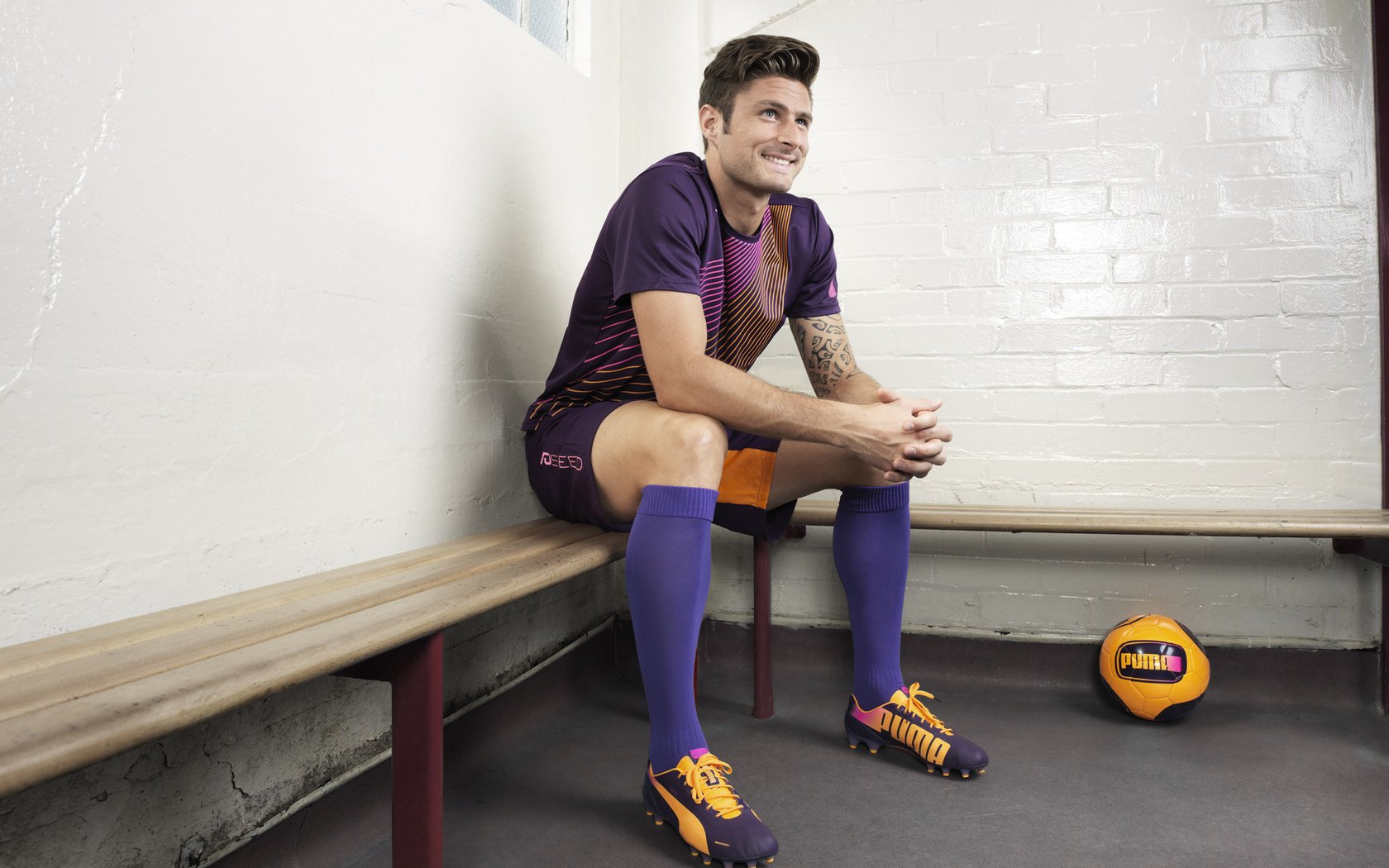 当字母哥遇见东方雄狮，雄鹿力克青岛队，东契奇扛起全队的跨时空启示